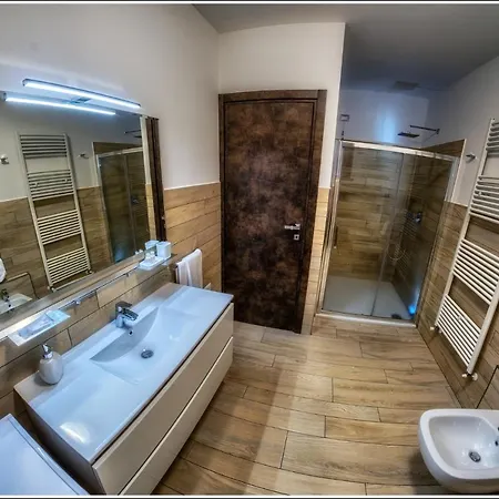Tadi Laro Luxury Relax Comer Colico Apartmán