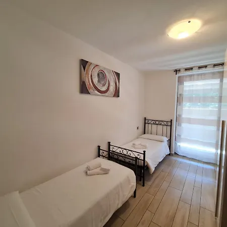 Tadi Laro Luxury Relax Comer Colico Apartmán Carriola