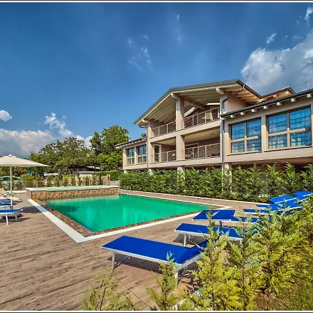 Tadi Laro Luxury Relax Comer Colico Apartmán Carriola